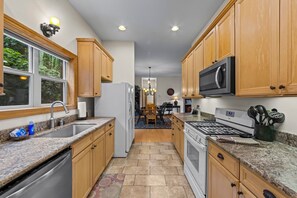 Fridge, microwave, oven, stovetop - Resort Condo with Poker Table, 6 Beds and 1 dog permitted! (Whittier)