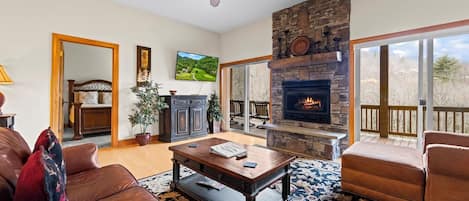 Smart TV, fireplace, DVD player, table tennis