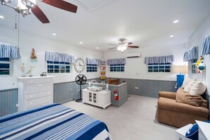 6 slaapkamers, een strijkplank/strijkijzer, wifi, beddengoed