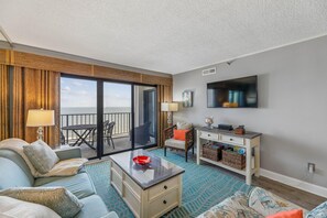 TV - XPLORIE ACTIVITIES & LINENS INCLUDED*! Direct Oceanfront Upgraded Plaza 2BR/Enclosed Den Condo (Ocean City)
