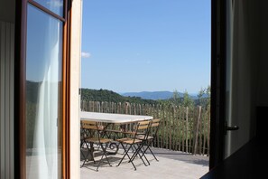 Outdoor dining - Lovely greenery detached house with inground private swimming pool.  Large garde (Tresana)