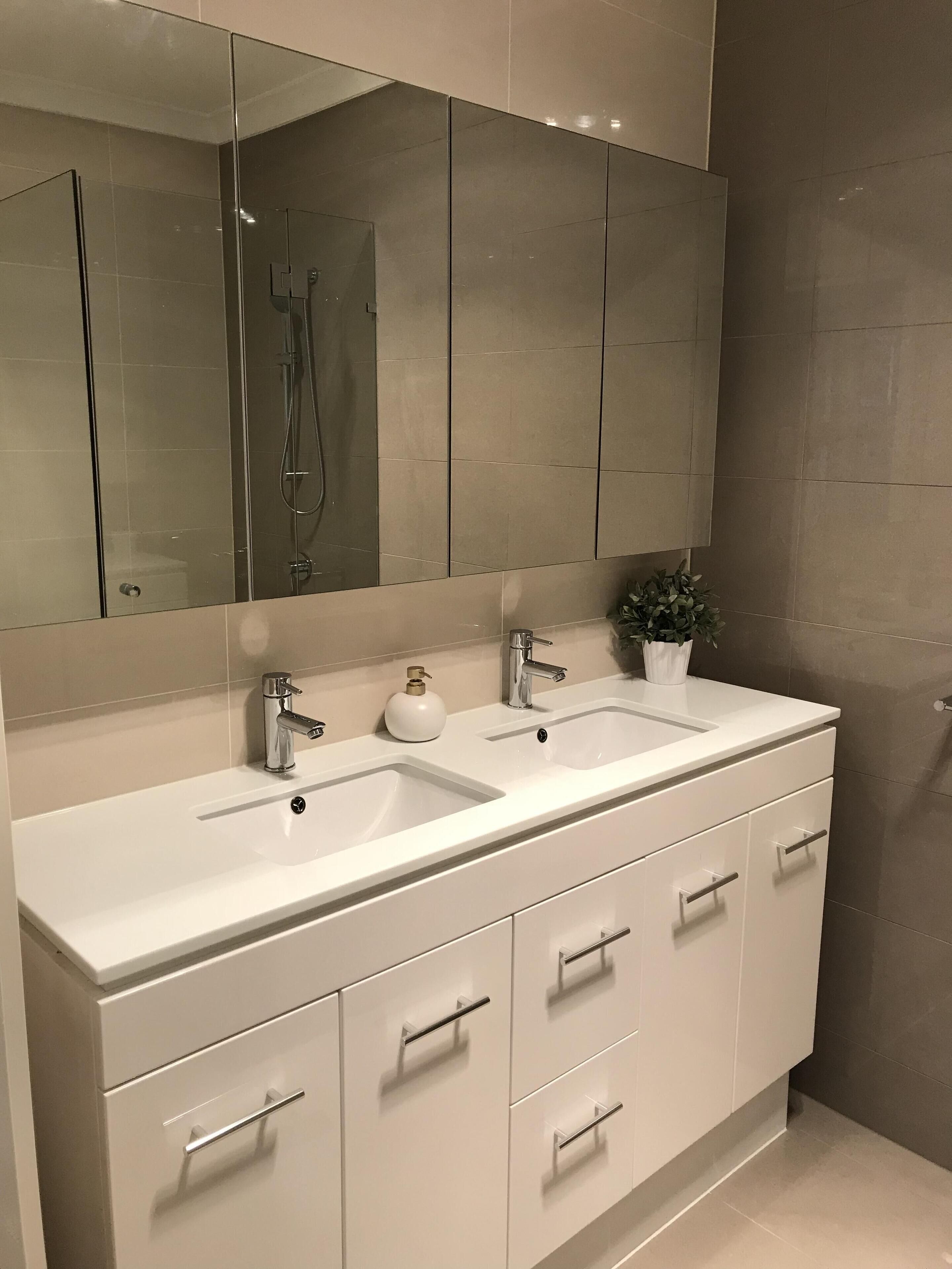 Luxurious Townhouse 2BR 2.5BATH — image 15