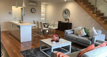Luxurious Townhouse 2BR 2.5BATH