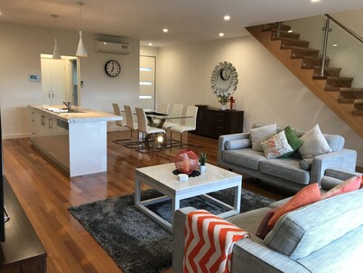 Luxurious Townhouse 2BR 2.5BATH