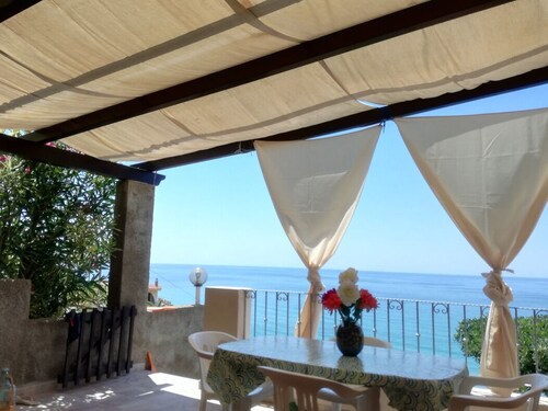 Fantastic seafront view 5 minutes from the beach cin:IT111001C2000P5198