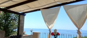 Fantastic seafront view 5 minutes from the beach cin:IT111001C2000P5198