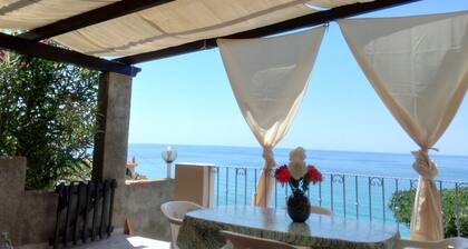 Fantastic seafront view 5 minutes from the beach cin:IT111001C2000P5198