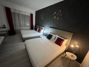 4 habitaciones, tabla de planchar con plancha y wifi gratis