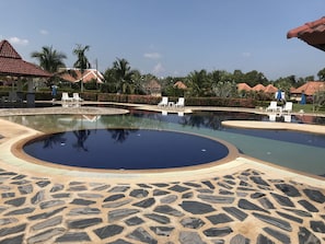 Piscine extérieure