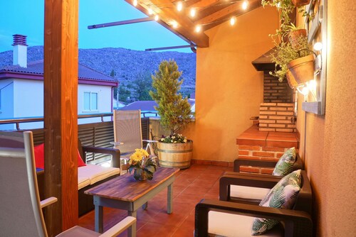 Florentine Country Houses 8 - 14 hengen ryhmille - LOS MOROS
