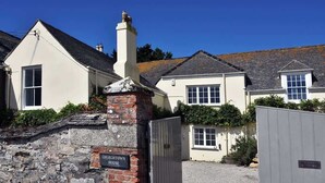 A stone wall with a sign reading "CHURCHTOWN HOUSE". - Historical Churchtown House - Whole House (Perranuthnoe)