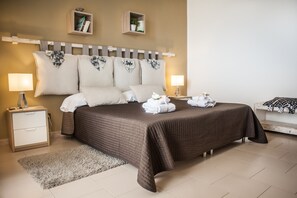 2 bedrooms, in-room safe, iron/ironing board, free WiFi - Pompeii Suite Martina ...... Your home without worries (Pompei)