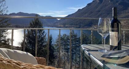 Villa Carlotta type C1, superbe vue, grand balcon, Ă 300m du lac, 4-5 personnes.