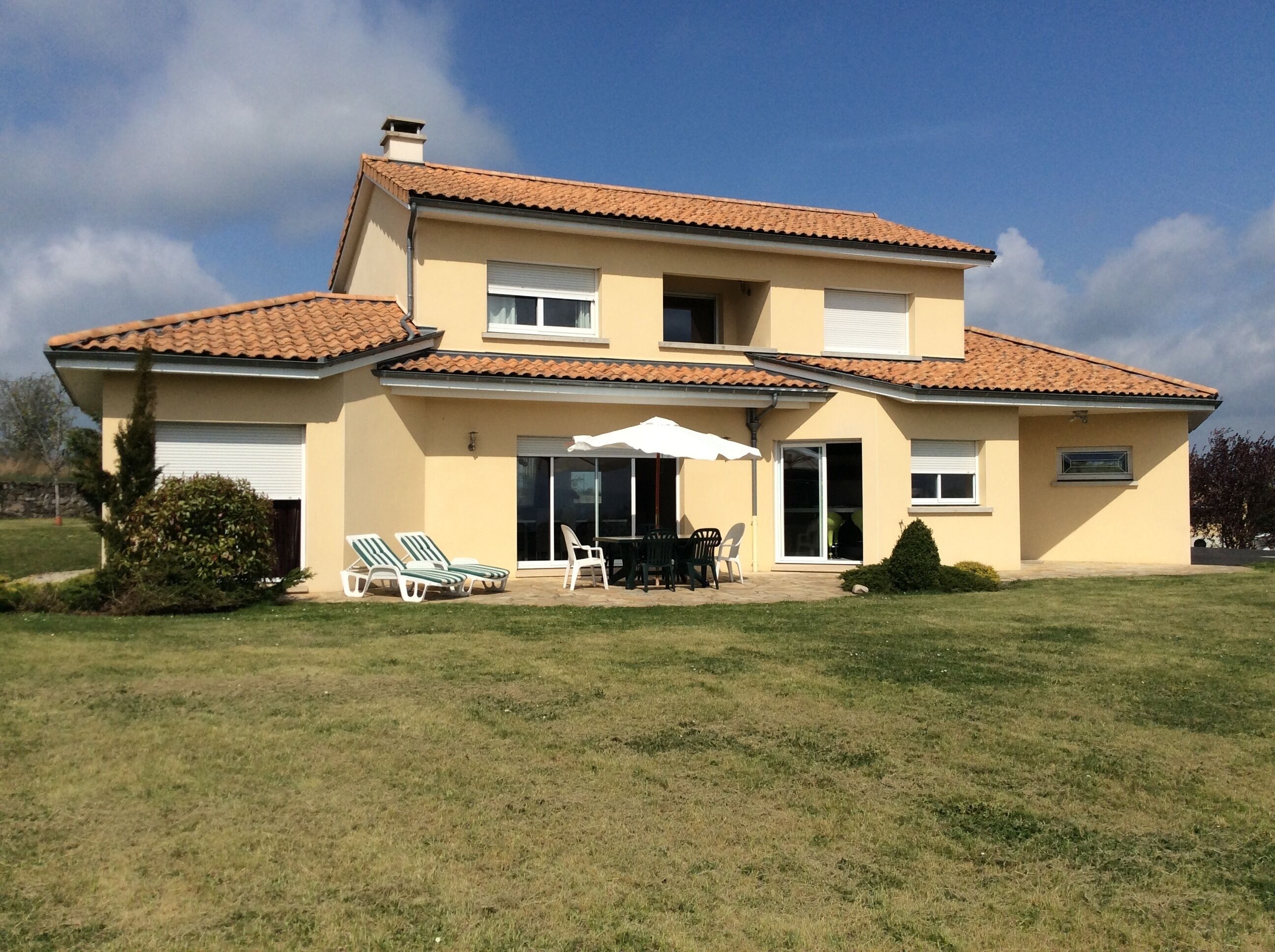 Contemporary house in the countryside