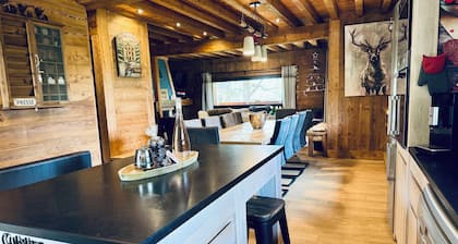 CHALET DE STANDING DE 180M2 AUX ANGLES -terrainđČ-Billard đ±salle cinĂ© đ„đż