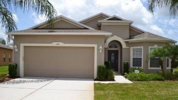 House, 4 Bedrooms | Front of property