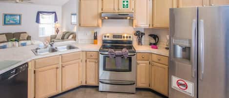 Rumah, 4 kamar tidur | Dapur pribadi | Lemari es, microwave, oven, dan kompor