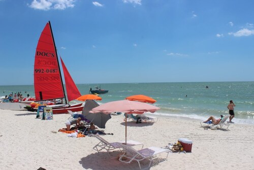 Bonita Beach 5500 - 1702