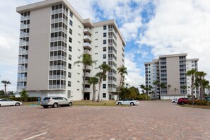 Condo, 1 habitación | Estacionamiento | Estacionamiento gratis 