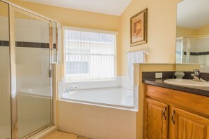 Casa, 4 quartos | Banheiro | Secador de cabelo, toalhas de banho