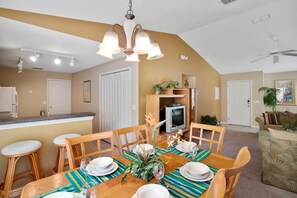 Villa, 3 Bedrooms | In-room dining