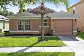 Villa, 3 Bedrooms | Front of property