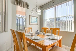House, 4 Bedrooms | In-room dining - Calabay Parc 467 (Davenport)