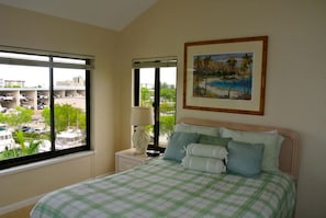 Condo, 2 Bedrooms