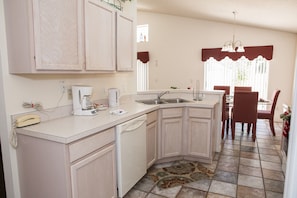 House, 3 Bedrooms | Private kitchenette