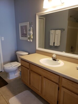 Condo, 2 Bedrooms | Bathroom | Hair dryer