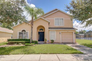 House, 5 Bedrooms | Front of property - Sandy Ridge 678 (Davenport)