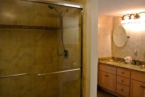 Condo, 2 Bedrooms | Bathroom