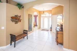 House, 5 Bedrooms | Interior