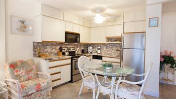 Condo, 1 Bedroom | Private kitchen | Fridge, microwave, dishwasher, toaster