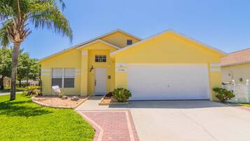 House, 5 Bedrooms | Front of property