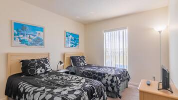 House, 4 Bedrooms | 4 bedrooms, iron/ironing board, free WiFi