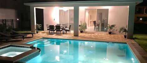 House, 5 Bedrooms | Outdoor pool