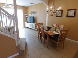 Townhome, 3 Bedrooms | In-room dining