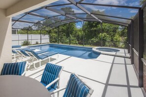 House, 4 Bedrooms | Indoor pool