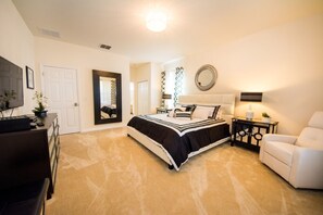 5 bedrooms, free WiFi - Solterra 4043 (Davenport)