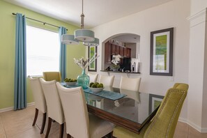 House, 6 Bedrooms | In-room dining