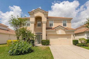 House, 6 Bedrooms | Front of property