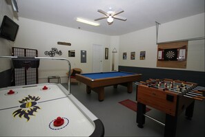 Casa, 5 habitaciones | Sala de juegos