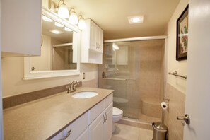 Condo, 1 Bedroom | Bathroom | Hair dryer, towels, soap, shampoo