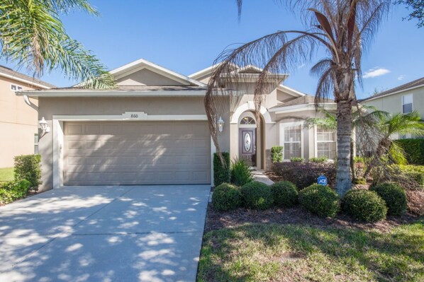 House, 4 Bedrooms | Front of property