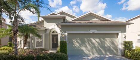 House, 4 Bedrooms | Front of property