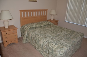 3 bedrooms, desk, iron/ironing board, free WiFi