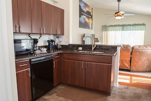 House, 4 Bedrooms | Private kitchen | Dishwasher, cookware/dishes/utensils