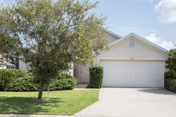 House, 4 Bedrooms | Front of property