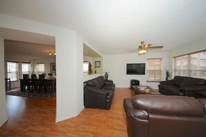 House, 4 Bedrooms | Interior - Four Corners 908 (Davenport)